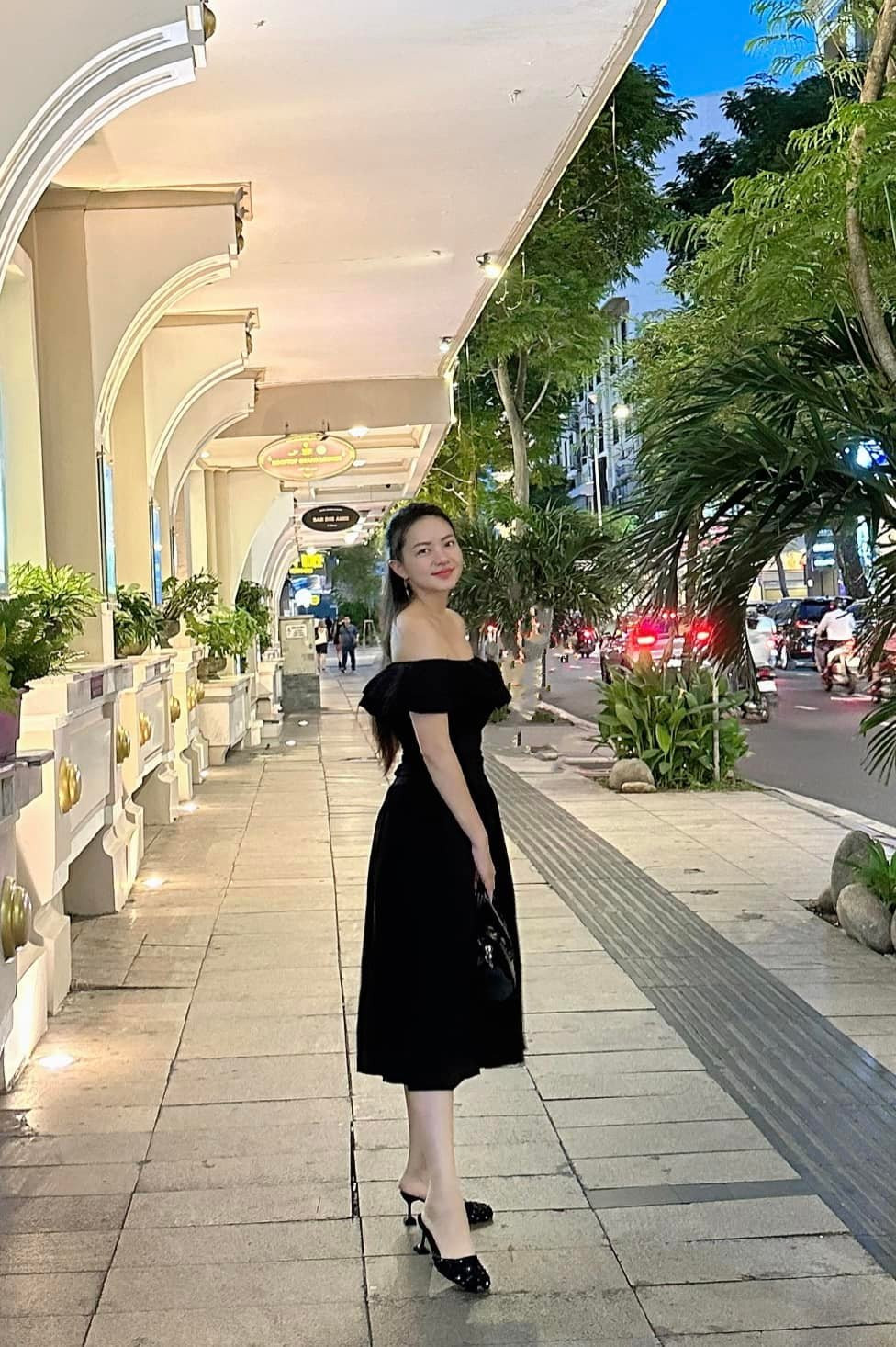 Dù nhận được nhiều lời khen về vóc dáng đẹp và thon thả không cần phải giảm cân nữa nhưng Phan Như Thảo tiết lộ vẫn nặng hơn thời con gái 10kg và muốn xuống cân thêm một chút xíu nữa.