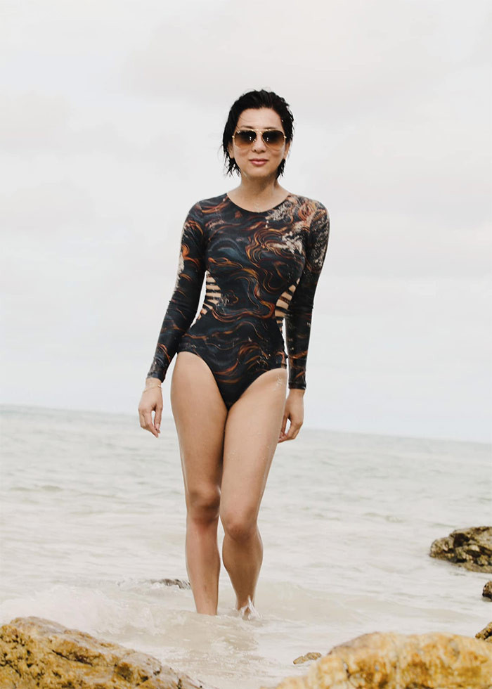 Từng hai lần sinh nở, sắp bước sang tuổi 60 nhưng body của Kỳ Duyên vẫn săn chắc, vòng nào ra vòng đó.