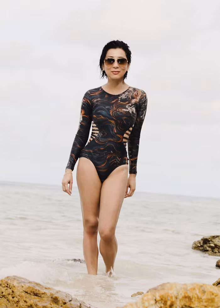 Từng hai lần sinh nở, sắp bước sang tuổi 60 nhưng body của Kỳ Duyên vẫn săn chắc, vòng nào ra vòng đó.