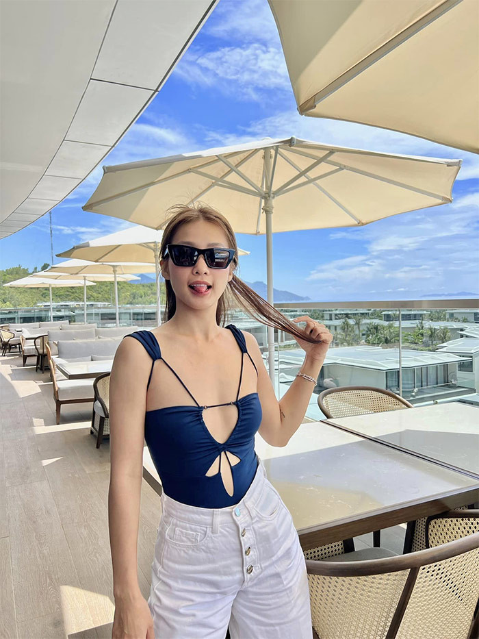 Sự tự tin khiến Khả Ngân luôn đẹp và tỏa sáng dù cô mặc bất kỳ trang phục nào.