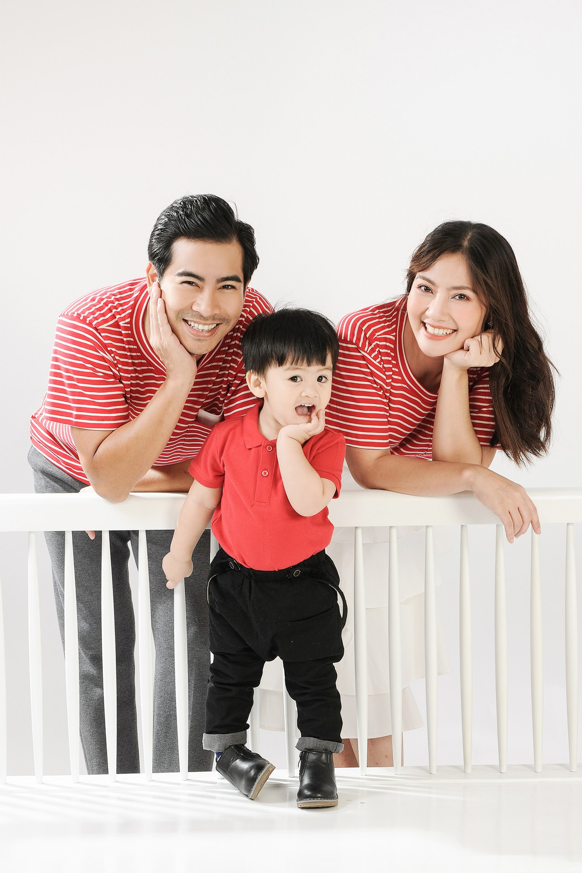 Tháng 11/2019, Thanh Bình và Ngọc Lan bất ngờ tuyên bố ly hôn sau 3 năm chung sống dù đã có con trai chung. Cuộc hôn nhân tan vỡ của cặp vợ chồng diễn viên khiến đông đảo fan của họ khá tiếc nuối.