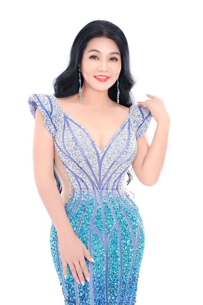 Sau khi kết hôn, cô chuyển sang lĩnh vực ca tân nhạc, tân cổ giao duyên và được sự yêu mến của đông đảo khán giả.