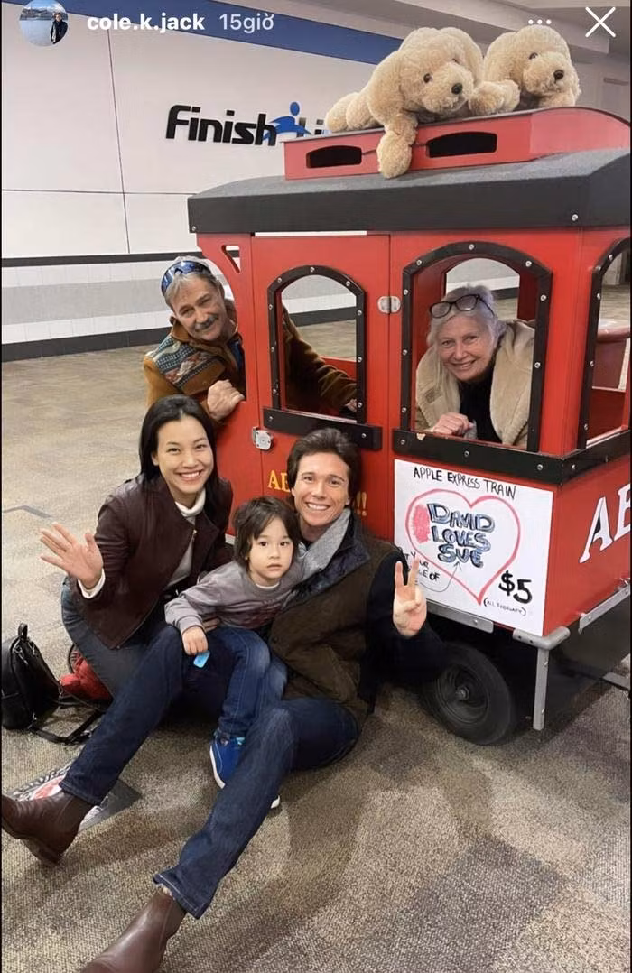 Hoàng Oanh làm bạn với chồng cũ để cùng nhau chăm sóc con trai Max. Đầu năm 2023, cô đưa con trai sang Mỹ gặp bố và ông bà nội. (Ảnh: Instagram)