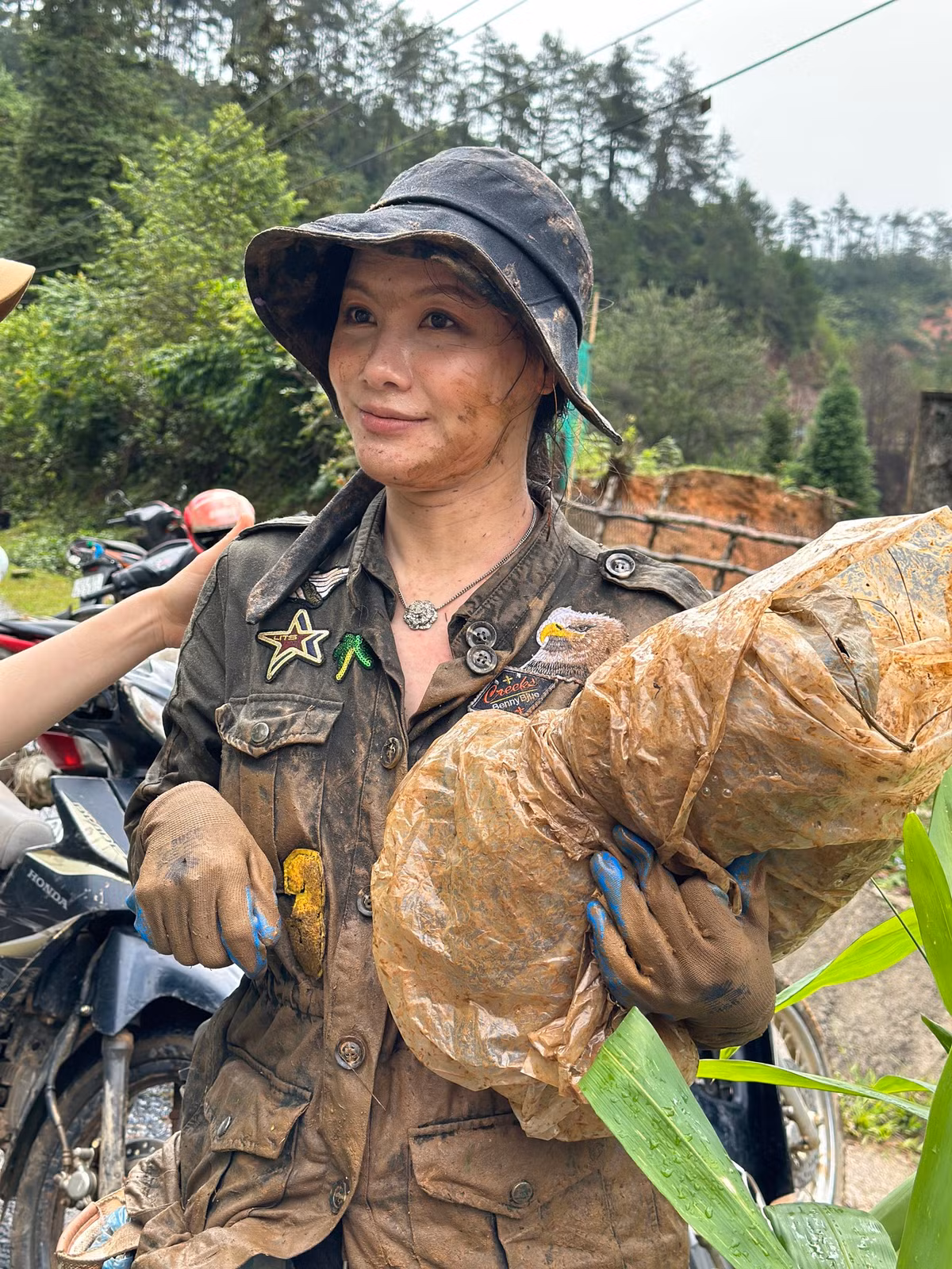 Bên cạnh những bức ảnh xinh lung linh, MC Minh Hà không ngại khoe nhan sắc đời thường không phấn son hay qua phần mềm chỉnh ảnh.