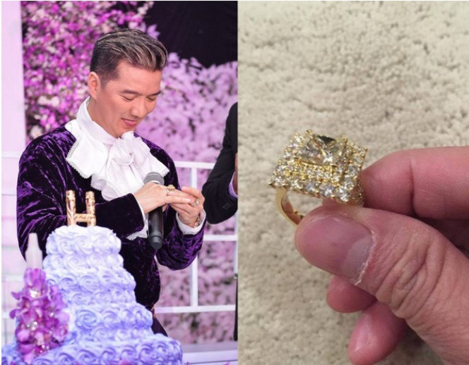 Đàm Vĩnh Hưng cũng gây choáng khi được một fan giấu tên tặng một chiếc nhẫn kim cương "siêu to" và một chữ H được chế tác tinh xảo làm quà sinh nhật.