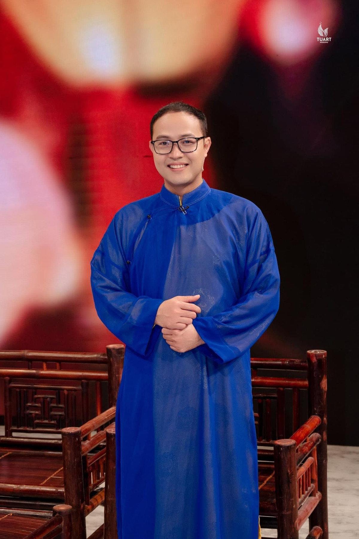 Trên phim "mềm yếu" là thế nhưng nam nghệ sĩ chia sẻ trên Tiin rằng, ngoài đời anh khá "manly".