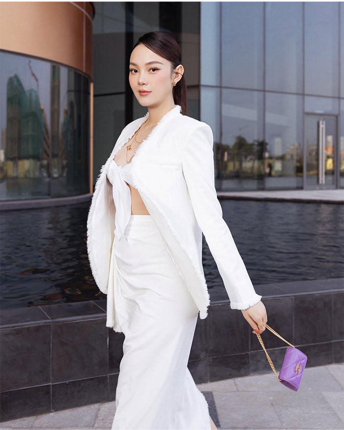 Mặc dù đang mang thai nhưng nữ diễn viên "Chị chị em em" vẫn thường xuyên xuất hiện trong các sự kiện.