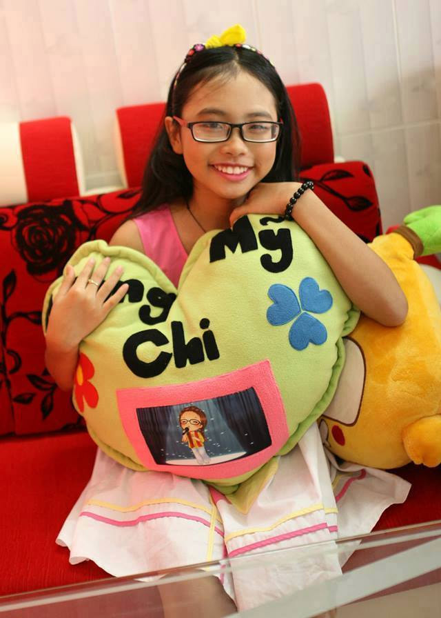 10 tuổi, Phương Mỹ Chi bắt đầu nổi tiếng khi tham gia cuộc thi Giọng hát Việt nhí 2013 và giành giải Á quân.