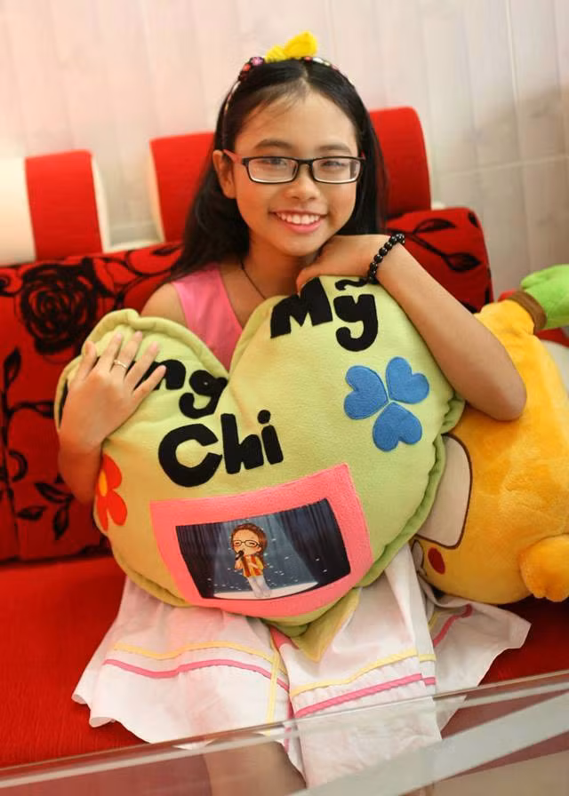 10 tuổi, Phương Mỹ Chi bắt đầu nổi tiếng khi tham gia cuộc thi Giọng hát Việt nhí 2013 và giành giải Á quân.