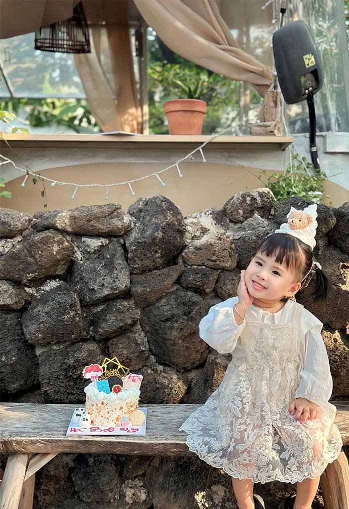 Bé Sol tên thật là Yên Đan, sinh ngày 1/4/2021.