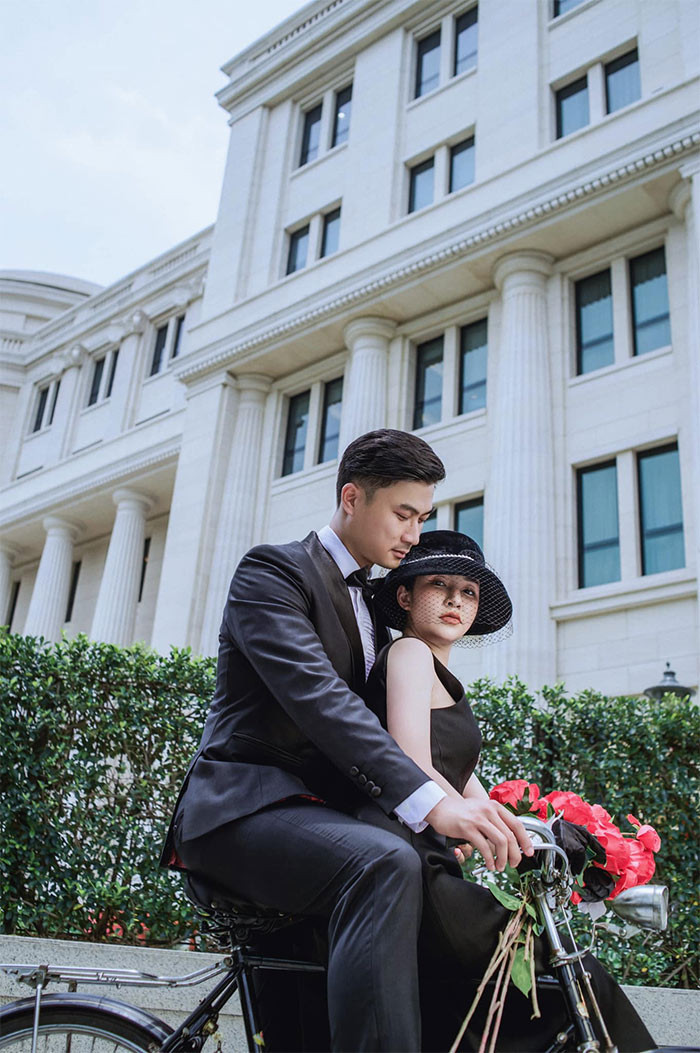 Sau khi kết hôn, vợ Duy Hưng bỏ nghề diễn để chăm sóc chồng con và lo việc kinh doanh.