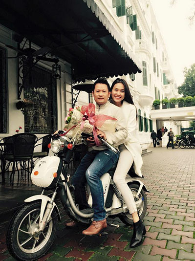 Theo Arttimes, sau khi ly hôn Trizzie Phương Trinh, Bằng Kiều trải qua nhiều mối tình nhưng chỉ công khai chuyện yêu đương với hoa hậu Dương Mỹ Linh vào tháng 5/2014.