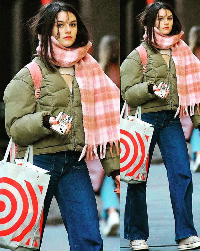 Theo tạp chí Hola, Suri đã ghi tên vào trường đại học ở New York và nhiều người đoán cô nàng sẽ học ngành thời trang. (Ảnh: Instagram)