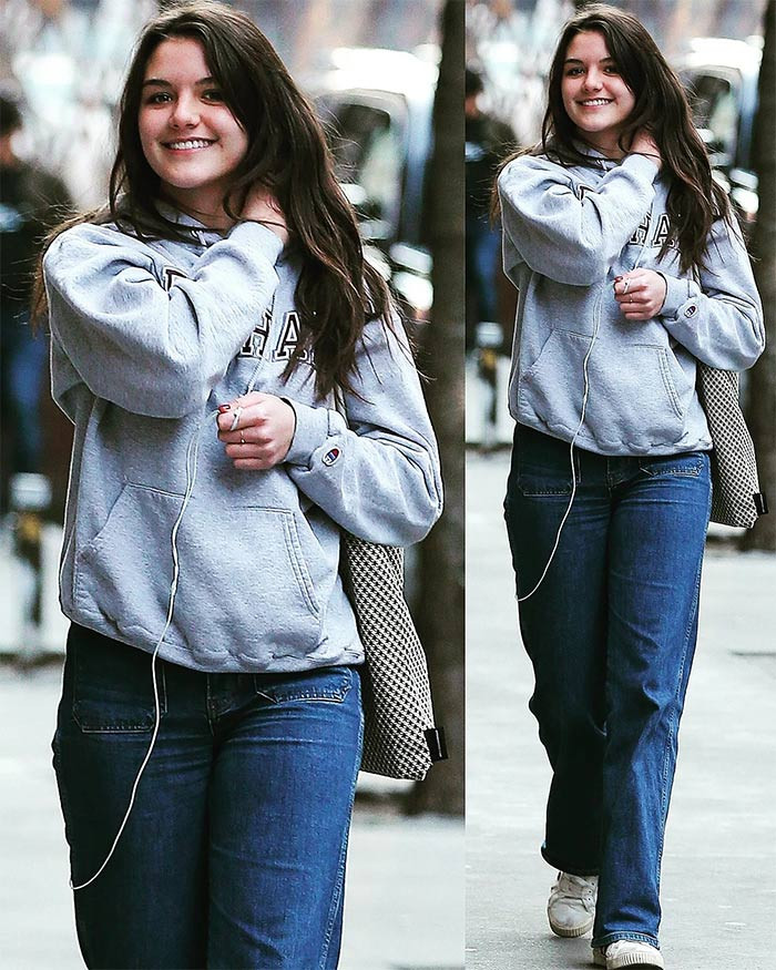 Ở tuổi 17, Suri đã cao bằng mẹ (1,75m) nên mặc gì trông cũng đẹp. (Ảnh: Instagram)