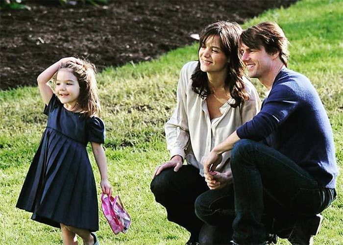 Tuy nhiên, theo thỏa thuận ly hôn, mỗi năm Tom Cruise vẫn chu cấp cho con gái 400.000 USD (khoảng hơn 9 tỷ đồng) cho tới khi Suri tròn 18 tuổi. (Ảnh: Instagram)