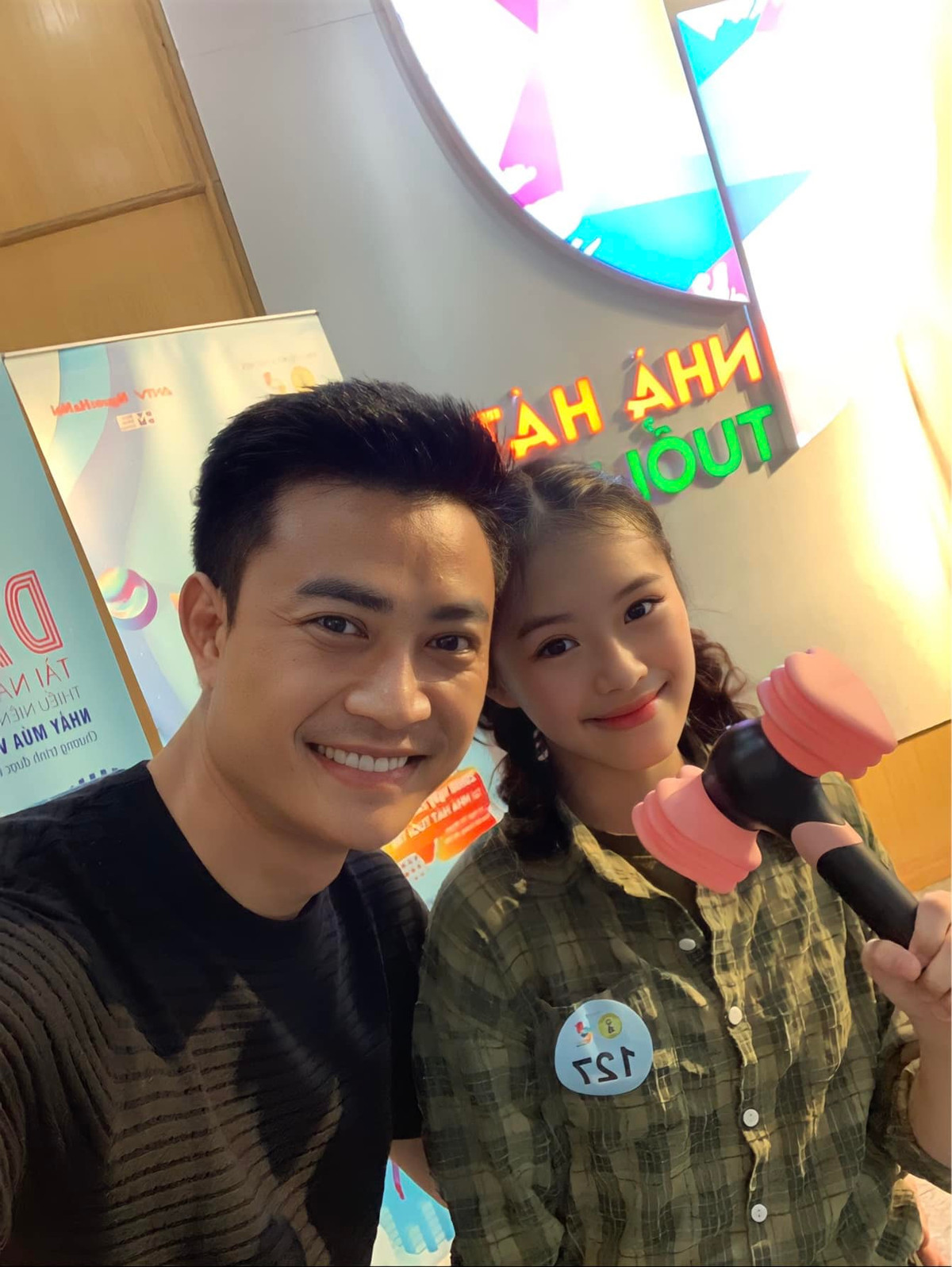 Sau 6 năm, con gái của diễn viên Tiến Lộc lớn phổng phao, ra dáng thiếu nữ ở tuổi 12.