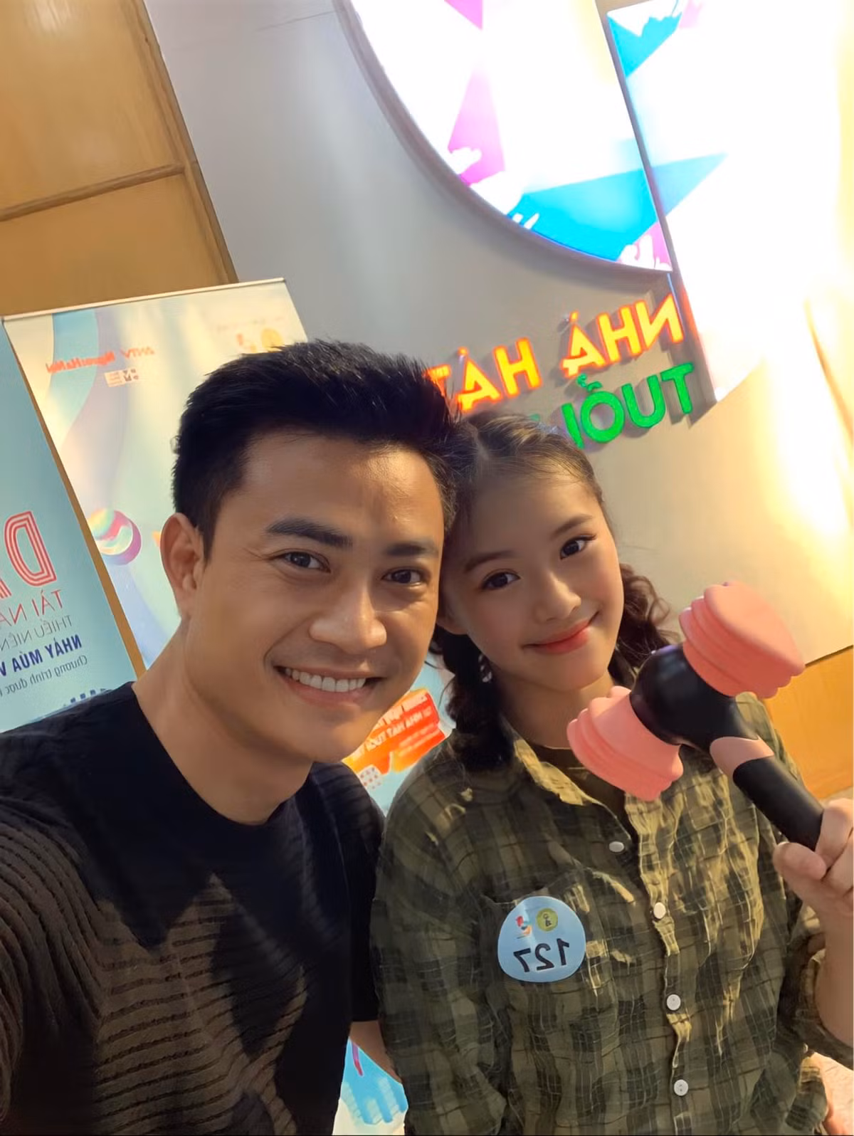 Sau 6 năm, con gái của diễn viên Tiến Lộc lớn phổng phao, ra dáng thiếu nữ ở tuổi 12.