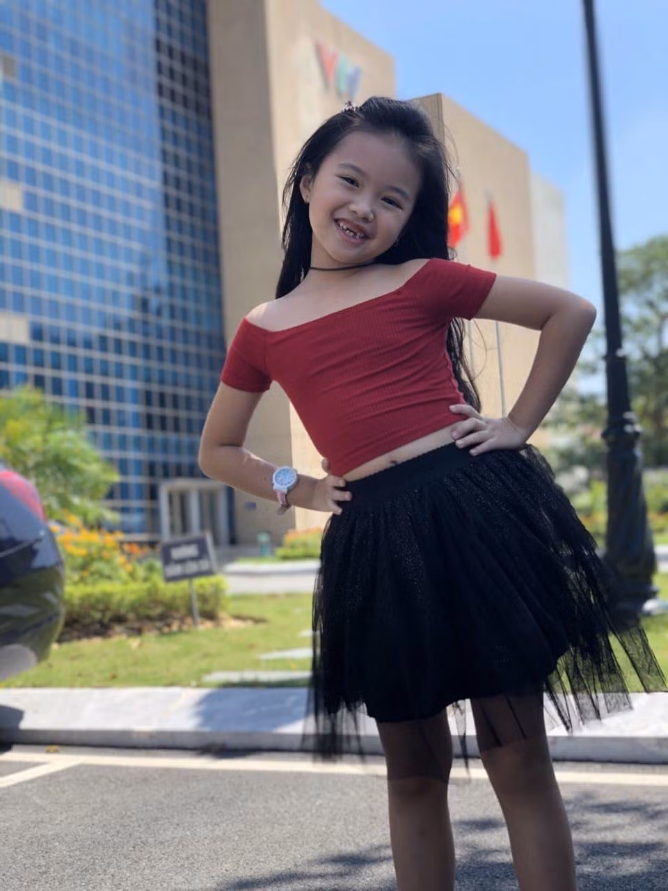  Cô bé Kitty của "Bố ơi! Mình đi đâu thế?" được yêu mến bởi nét xinh xắn, dễ thương và thông minh, lanh lợi... Kitty Khánh cũng từng gây sốt trong "Biệt tài tí hon" với phong cách tự tin, cá tính khi mới 5 tuổi.