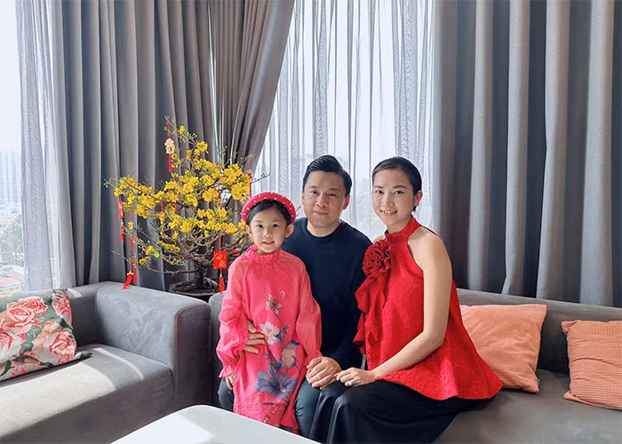 Mặc dù kết hôn với nam ca sĩ nổi tiếng và được chồng cho quản lý chi tiêu nhưng Yến Phương vẫn thích tự mình tạo ra thu nhập bằng cách kinh doanh online.