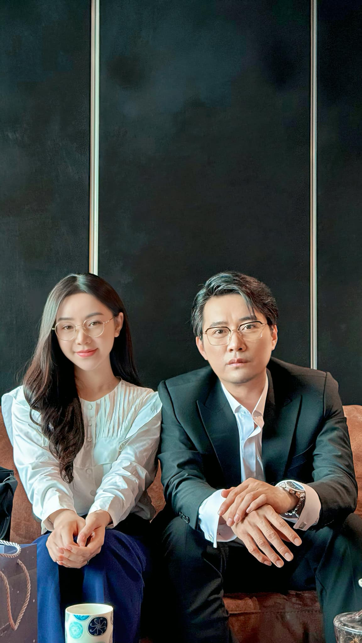 Phỏng đoán này càng được nhiều khán giả chắc chắn khi ở hậu trường phim "Chúng ta của 8 năm sau", Quỳnh Kool và Khôi Trần có nhiều khoảnh khắc khá thân mật.