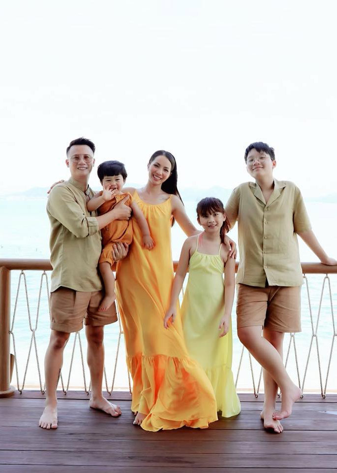 Hoàng Bách luôn coi Thanh Thảo là người phụ nữ đặc biệt nhất vì đã sinh cho anh ba đứa con đáng yêu.