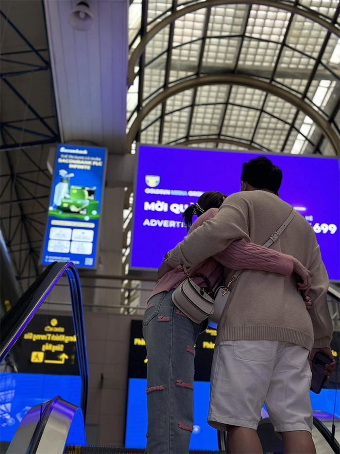 Trải qua rất nhiều tin đồn rạn nứt, chia tay, kết thúc hợp đồng hôn nhân, nhưng Trấn Thành - Hari Won vẫn luôn xuất hiện tình tứ, hạnh phúc và là một trong những cặp đẹp đôi nhất Vbiz.