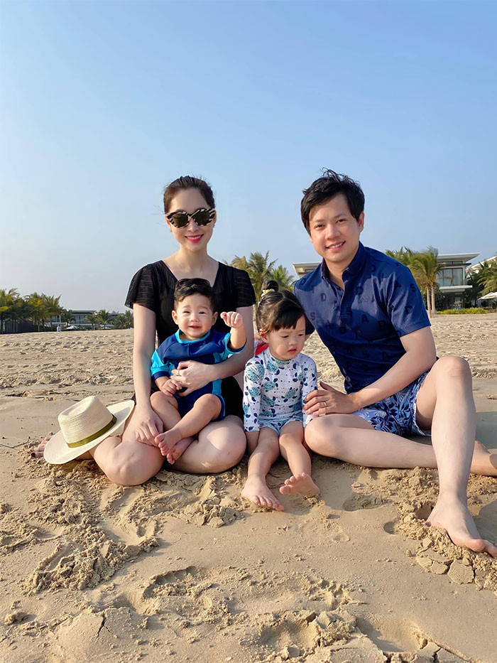 Đặng Thu Thảo đang có cuộc sống viên mãn bên chồng, doanh nhân Nguyễn Trung Tín và hai con.