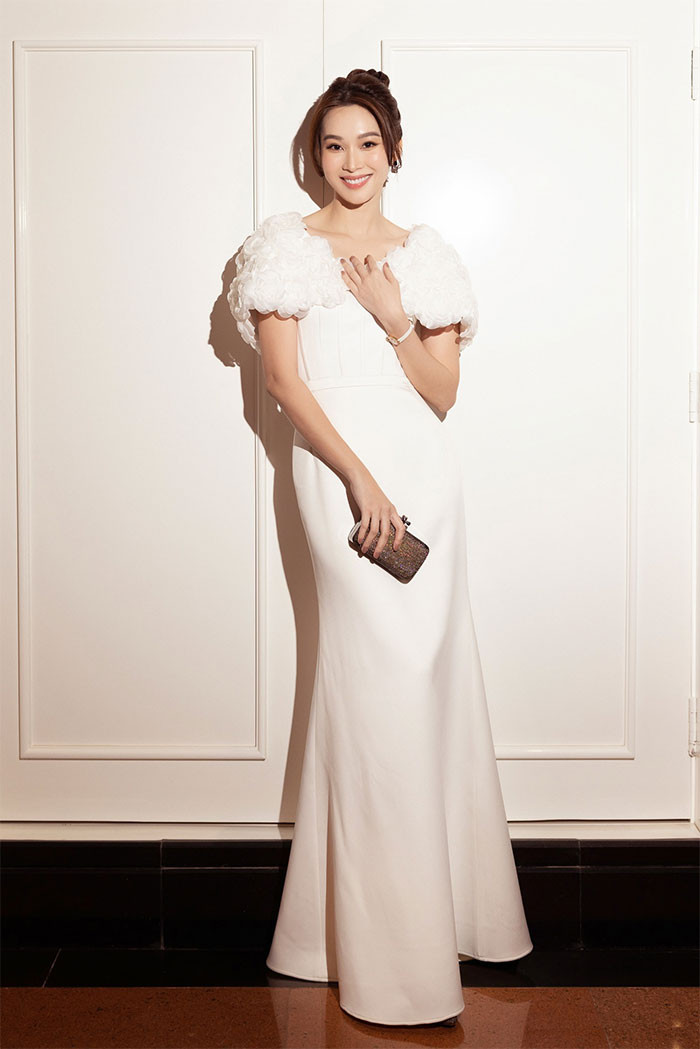 Người đẹp quê Bạc Liêu thường chọn cho mình tông màu trung tính khi đi dự tiệc hay thời trang dạo phố.