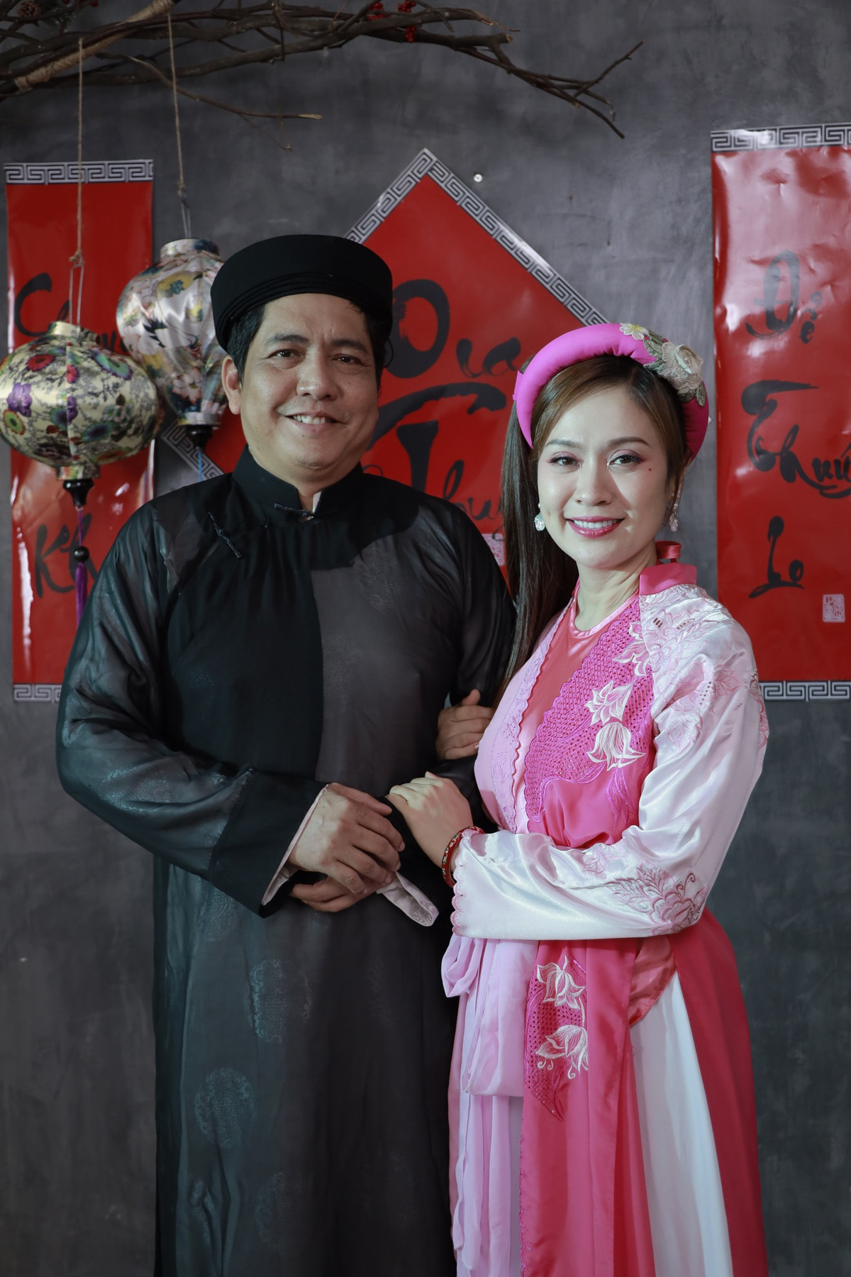 Tuy nhiên chính sự hiền lành, chất phác, giản dị của Đức Thịnh khiến anh khác biệt so với những người từng theo đuổi Thanh Thúy. Thậm chí có lần Thanh Thúy rủ Đức Thịnh đi bar ở khách sạn 5 sao cùng nhóm bạn, nam đạo diễn vã mồ hôi lúc thanh toán vì không mang đủ tiền. Thanh Thúy phải lén đưa tiền để bạn trai không bẽ mặt. Trên đường về, Đức Thịnh khuyên Thanh Thúy không nên đến những nơi xa xỉ, gợi ý những điểm hẹn hò khác bình dân hơn.