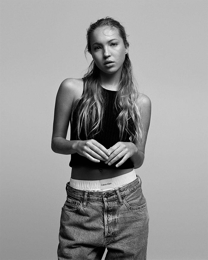 Tháng 9/2022, Lila được chọn làm người mẫu chính trong một chiến dịch của Calvin Klein cùng với Jennie của Blackpink, Chloë Sevigny và Dominic Fike của Euphoria.