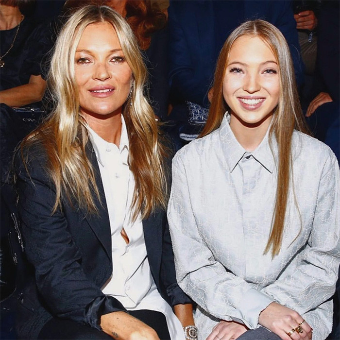 Mới 20 tuổi nhưng Lila đã có kinh nghiệm đáng kể trong nghề mẫu nhờ đắt show và được tư vấn từ mẹ, một siêu mẫu đình đám thế giới.