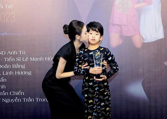 Thu Trang đã ly hôn từ vài năm nay và hiện là mẹ đơn thân của một bé trai 9 tuổi.