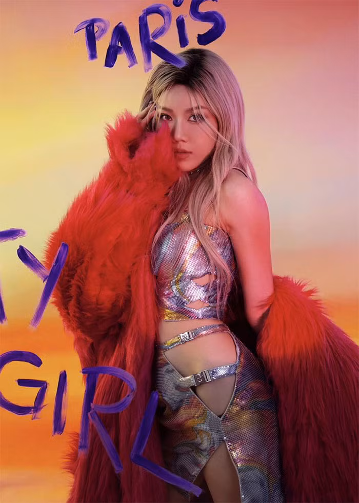 Trang Pháp còn là tác giả của hàng loạt các bài hát trong phim như: "Như là mơ" phim "Long Ruồi", "Chocolate" phim "Âm mưu giày gót nhọn", "At the top" phim "Scandal: Hào quang trở lại". (Ảnh: FBNV)