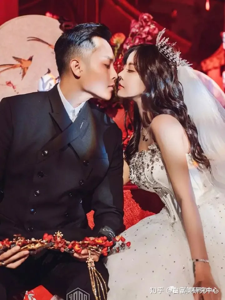 Hàn An Nhiễm và hot boy Mã Trạch Hâm kết hôn năm 2021 sau 20 ngày quen biết.