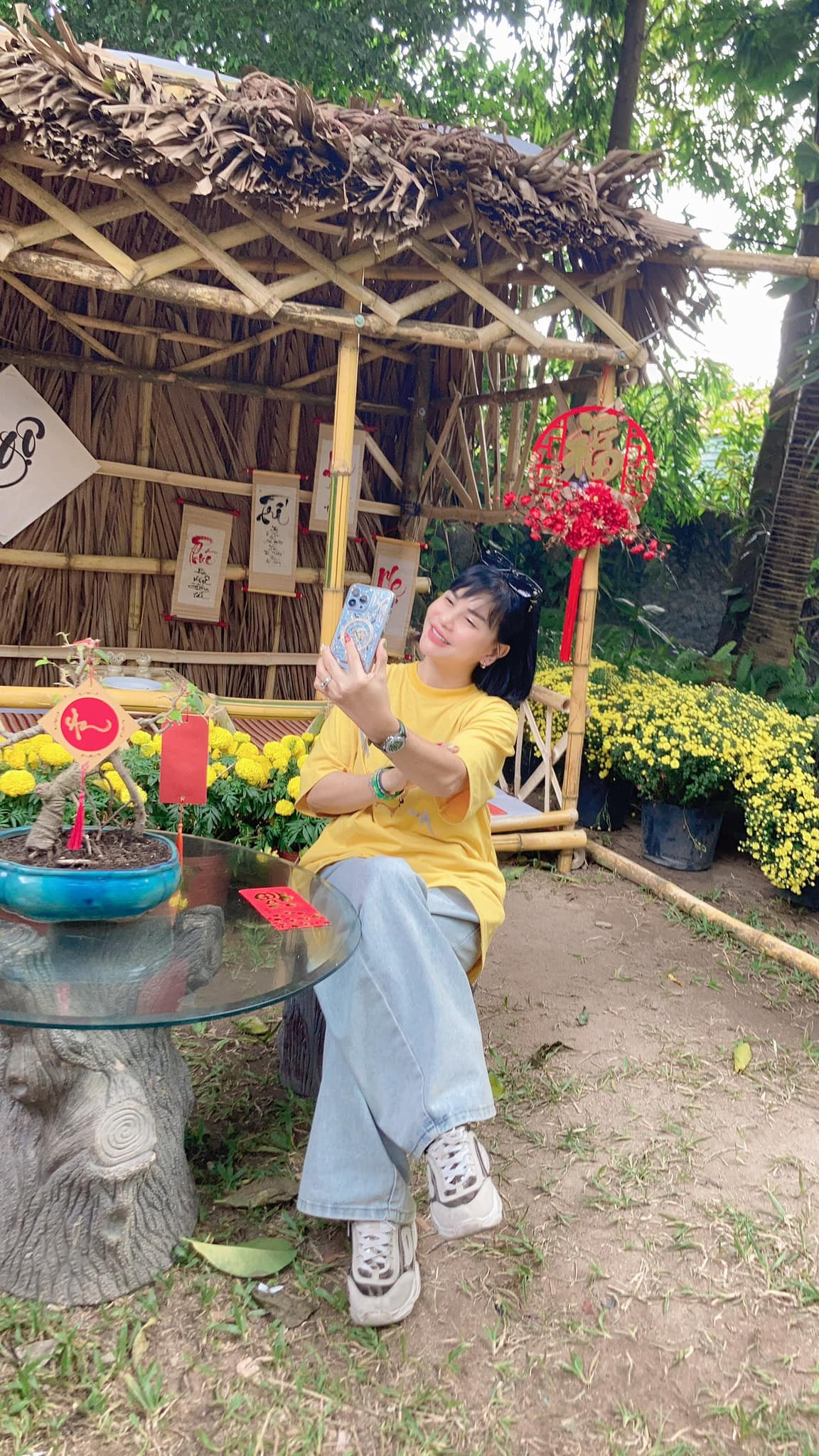 Chị cũng chịu khó thay đổi phong cách năng động và trẻ trung.