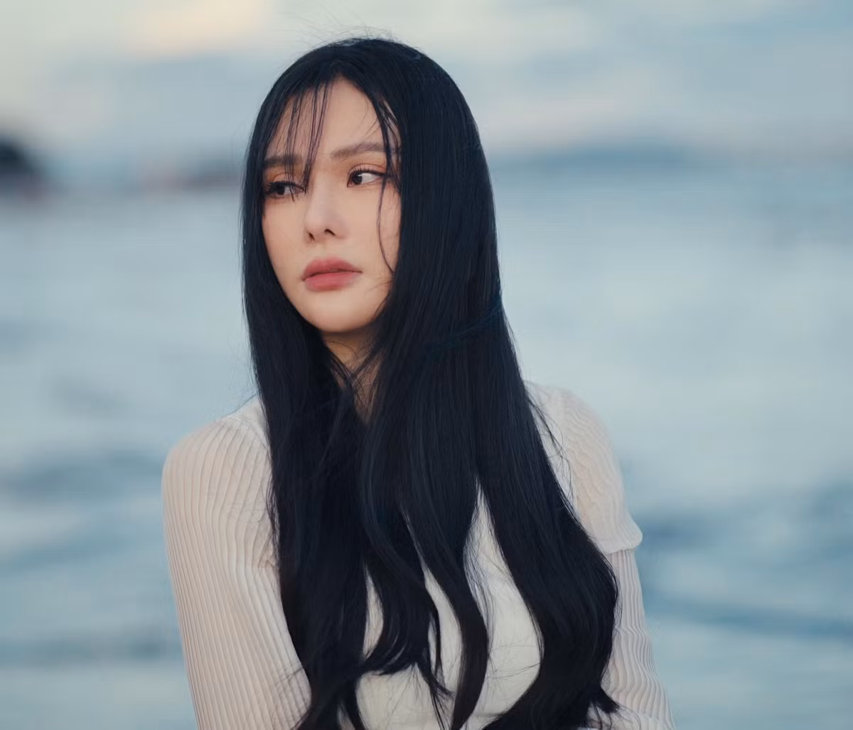 Sự trở lại của ca sĩ Thu Thủy với ca hát thời gian gần đây khiến cuộc sống của cựu thành viên nhóm "Mây Trắng" sau 4 năm tái hôn với chồng trẻ được quan tâm.