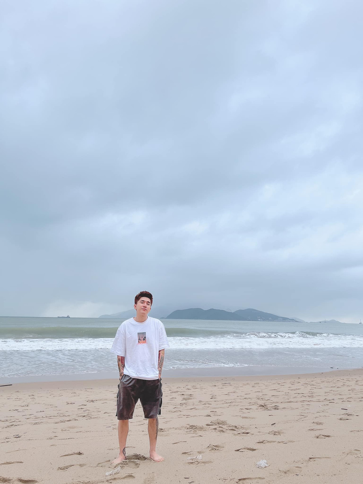 Vẻ nam tính của nam ca sĩ trước khi sụt cân.