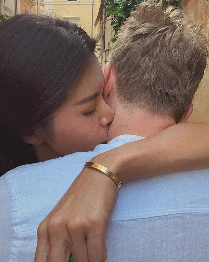 Hai năm trước, khi phát hiện mình bị lạc nội mạc tử cung, khó thụ thai, cô đã quyết định chia tay bạn trai 2 năm. Tuy nhiên bạn trai người Đức của Minh Tú không đồng ý chia tay và an ủi rằng anh sẵn sàng nhận con nuôi.