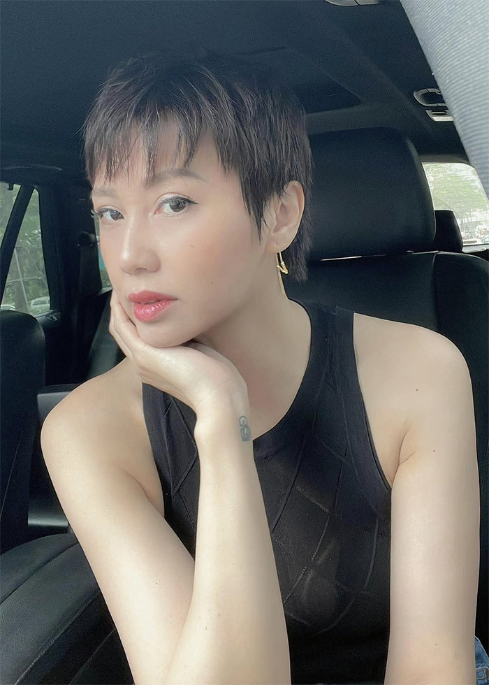 Mẹ của Doãn Hải My sở hữu chiều cao lý tưởng, khuôn mặt khả ái, vóc dáng gọn gàng.