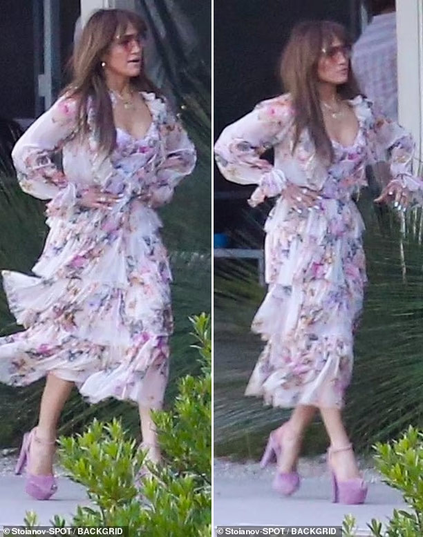 Jennifer Lopez đang tận hưởng cuộc sống viên mãn bên chồng mới - Ben Affleck sau khi hai người tổ chức đám cưới vào tháng 7 năm ngoái. (Ảnh: Backgrid)