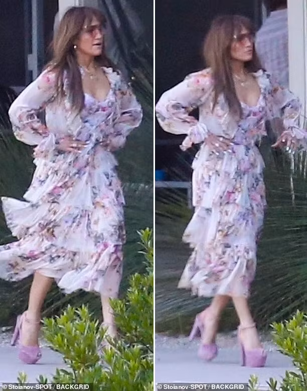 Jennifer Lopez đang tận hưởng cuộc sống viên mãn bên chồng mới - Ben Affleck sau khi hai người tổ chức đám cưới vào tháng 7 năm ngoái. (Ảnh: Backgrid)