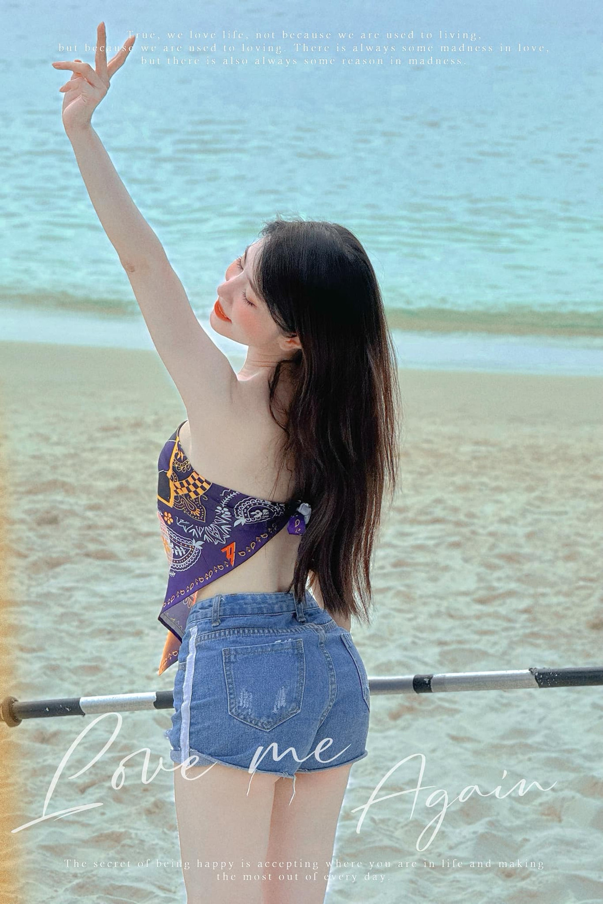 Nữ diễn viên "Về nhà đi con" tự tin với nhan sắc "lão hóa ngược" của mình khi chia sẻ: "Thanh xuân hạnh phúc vì nó có khả năng nhìn thấy vẻ đẹp. Bất cứ ai giữ được khả năng nhìn thấy vẻ đẹp không bao giờ già đi".