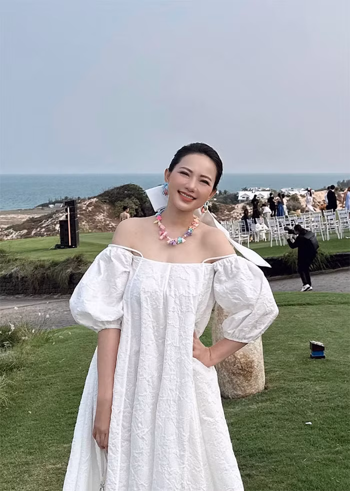 Lý giải về lý do chưa đăng ký kết hôn, Phan Như Thảo cho biết: "Thủ tục hành chính khi đăng ký kết hôn là cả một quá trình nhưng nếu ly hôn còn mất nhiều thời gian hơn và dễ khiến người trong cuộc tổn thương".