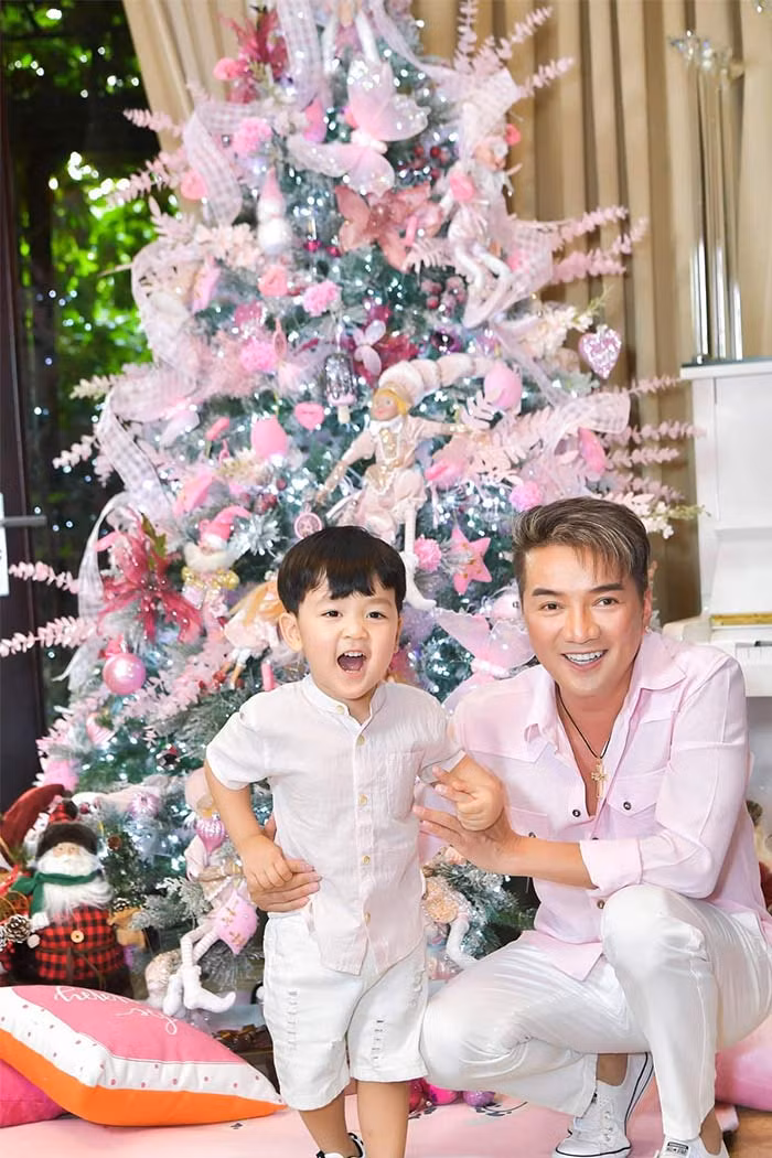 Đàm Vĩnh Hưng thừa nhận anh đằm tính hơn kể từ khi có con trai.