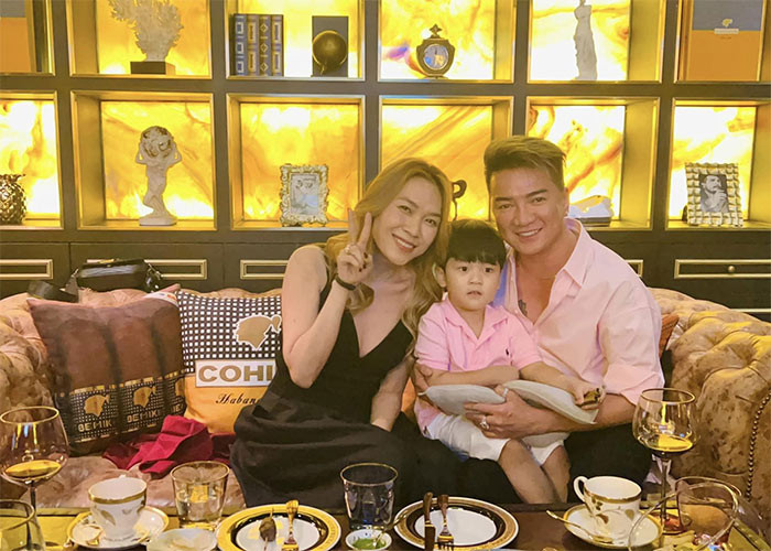 Cậu bé Polo Huỳnh được nhận xét có vẻ ngoài y hệt bố Đàm Vĩnh Hưng, từ vóc dáng tới khuôn mặt. (Ảnh: FBNV)