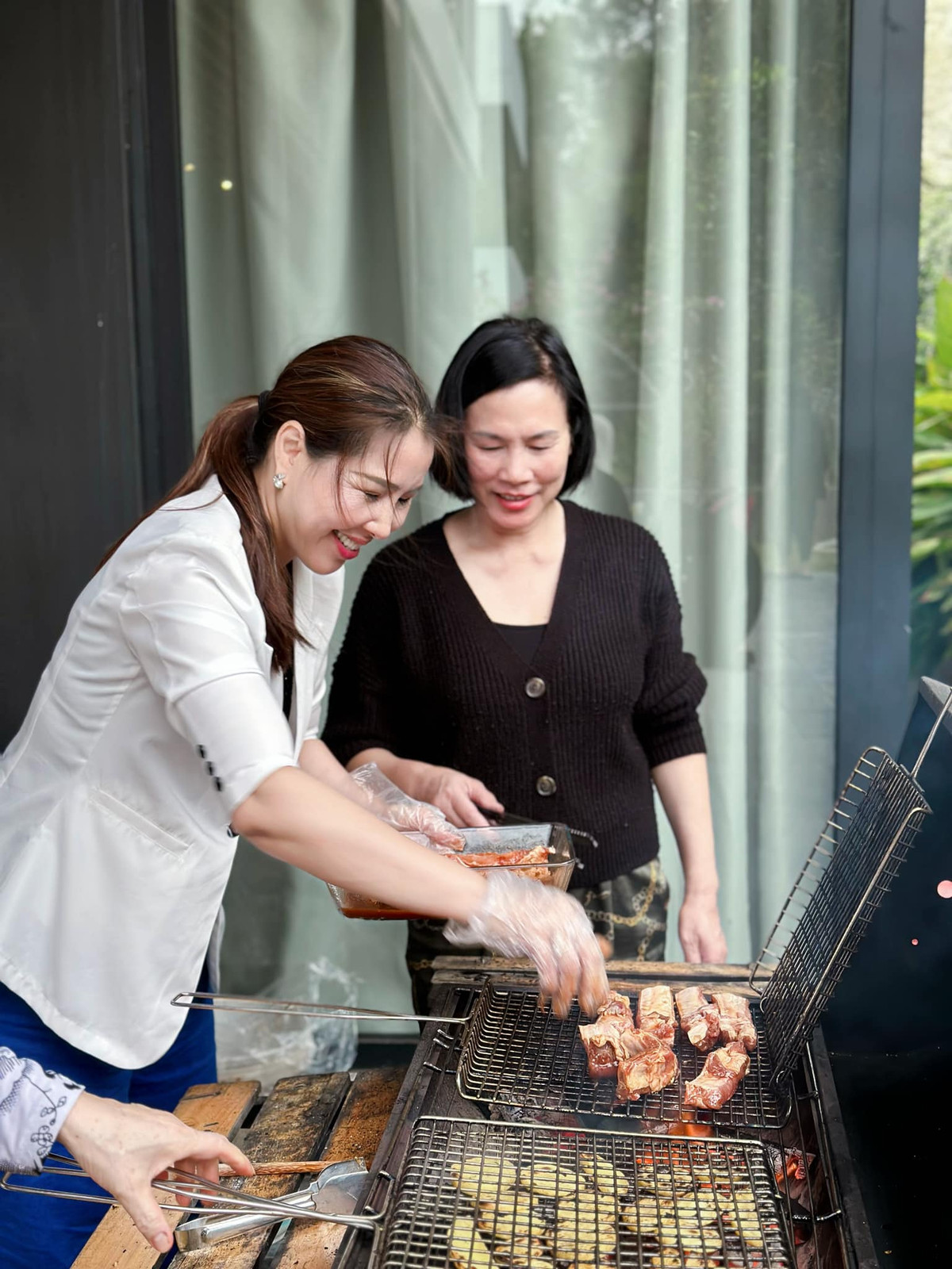  Nữ diễn viên phim "Chạy trốn thanh xuân" hiếm hoi khoe mẹ trên trang cá nhân.