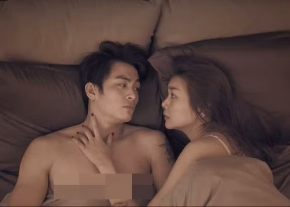 Lãnh Thanh từng vào vai chồng của Thanh Hằng ở "Chị chị em em" và hai người có một số cảnh nóng trong phim. Nam diễn viên sinh năm 1993 thừa nhận anh có rung động với đàn chị Thanh Hằng khi đóng "Chị chị em em". (Ảnh: Vietnamnet)