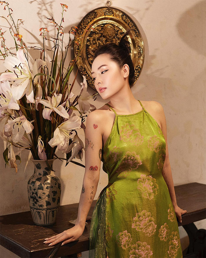 Hiện người đẹp gốc Thanh Hóa đang sống trong một căn hộ cao cấp tại TP.HCM cùng em gái - nữ ca sĩ Phương Ly.