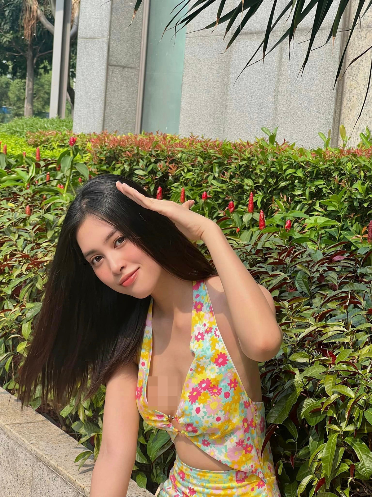 Trên trang cá nhân, Hoa hậu Tiểu Vy đăng ảnh khoe vẻ đẹp dịu dàng, nhẹ nhàng, nhưng cũng không kém phần gợi cảm.