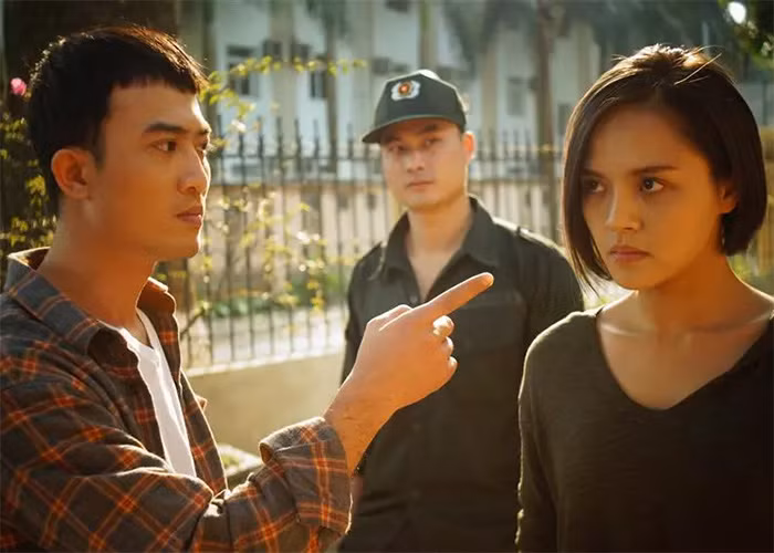 Năm 2018, dù chỉ vào vai nam phụ trong "Quỳnh búp bê" nhưng lối diễn chân thật, giàu cảm xúc và thông minh của anh đã lột tả rõ nét nhân vật Cảnh, một tay xã hội đen lầm lì, ít nói, tàn bạo nhưng lại cũng rất nghĩa hiệp và giàu lòng yêu thương. (Ảnh: Vietnamnet)